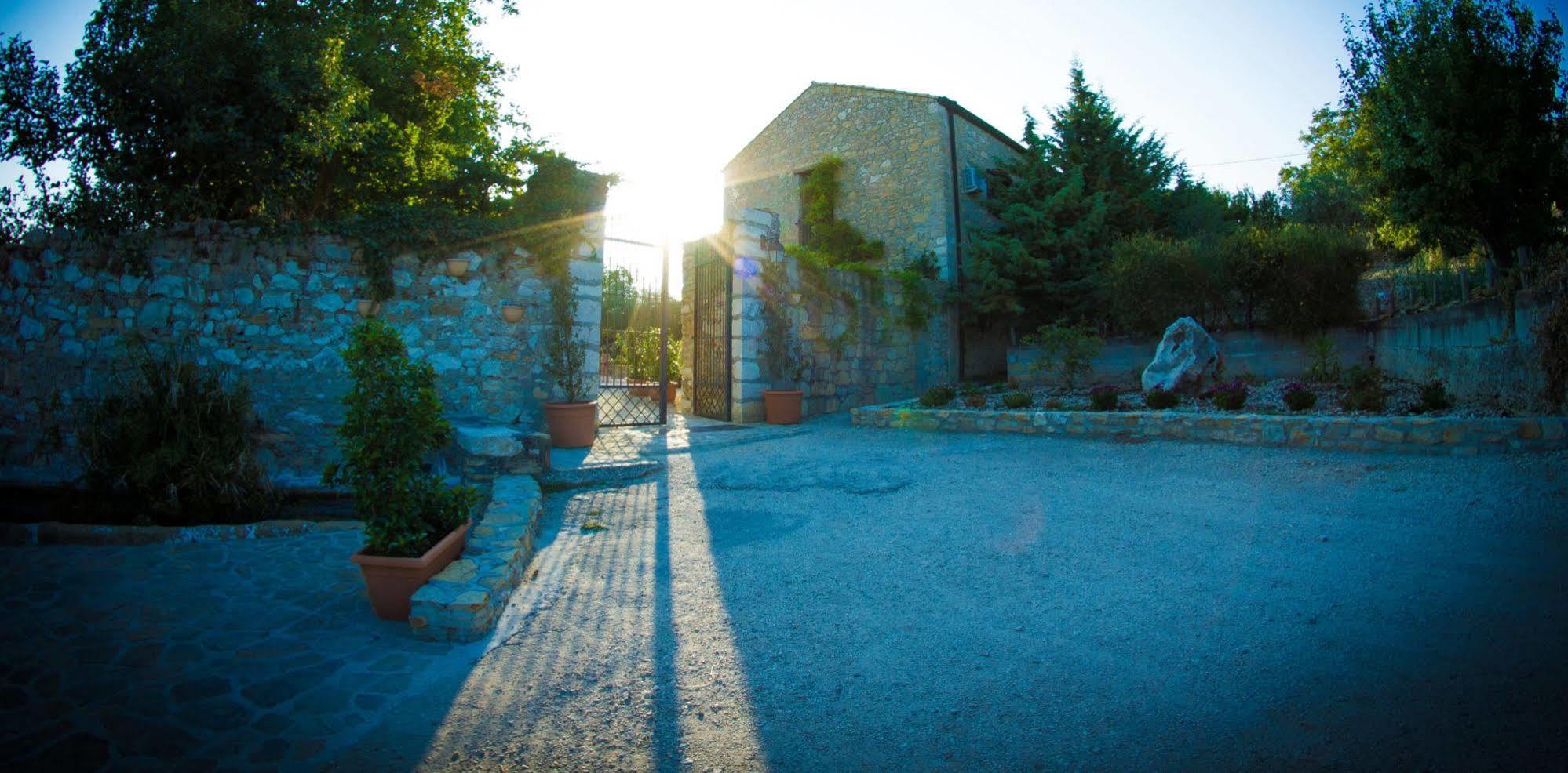 Agriturismo Sant'Agata Guest House Piana Degli Albanesi Exterior photo